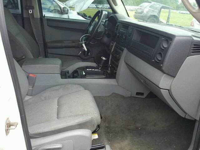 1J8HG48K86C228887 - 2006 JEEP COMMANDER WHITE photo 5