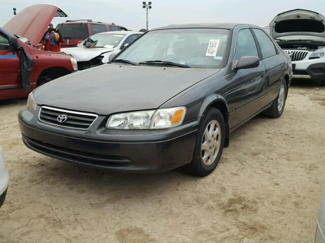 JT2BG22K2Y0497376 - 2000 TOYOTA CAMRY GRAY photo 2