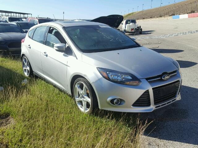 1FAHP3N20CL434986 - 2012 FORD FOCUS SILVER photo 1