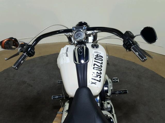 1HD1BFV12EB035961 - 2014 HARLEY-DAVIDSON FXSB WHITE photo 18