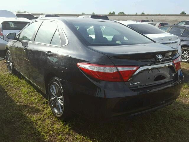 4T1BF1FK4HU447064 - 2017 TOYOTA CAMRY LE შავი ფოტო 3