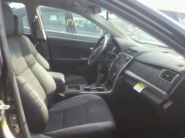 4T1BF1FK4HU447064 - 2017 TOYOTA CAMRY LE შავი ფოტო 5