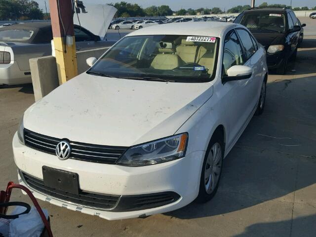 3VWDP7AJ6DM443492 - 2013 VOLKSWAGEN JETTA SE WHITE photo 2