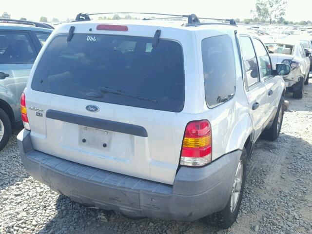 1FMYU93105KA70895 - 2005 FORD ESCAPE XLT SILVER photo 4