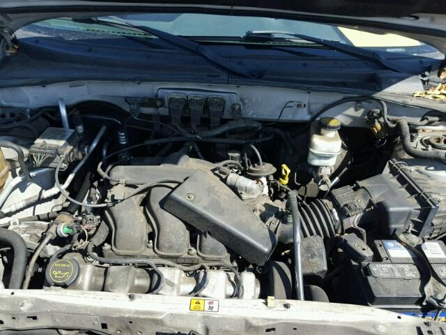 1FMYU93105KA70895 - 2005 FORD ESCAPE XLT SILVER photo 7