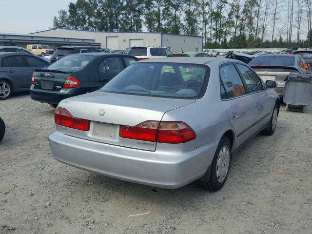 1HGCG665XXA001662 - 1999 HONDA ACCORD LX SILVER photo 4