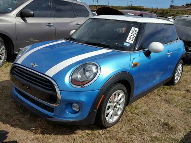 WMWXP5C51G2D15077 - 2016 MINI COOPER BLUE photo 2