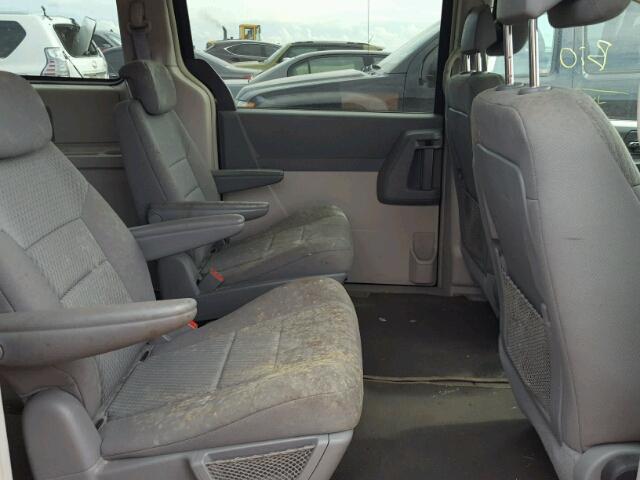 2A4RR2D14AR329863 - 2010 CHRYSLER TOWN & COU BROWN photo 6