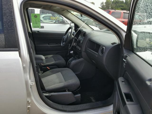 1J4NF1FB9BD276895 - 2011 JEEP COMPASS SP SILVER photo 5