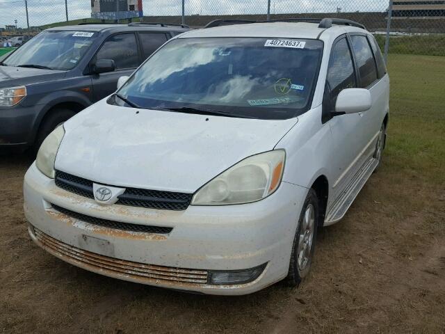 5TDZA22C24S143591 - 2004 TOYOTA SIENNA XLE WHITE photo 2