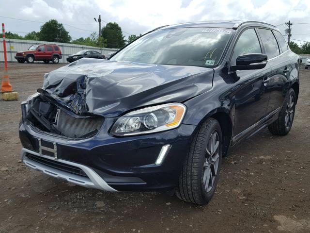 YV449MRR5H2042130 - 2017 VOLVO XC60 T6 BLUE photo 2