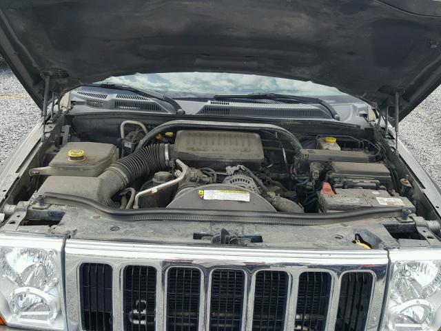 1J8HG58P27C585114 - 2007 JEEP COMMANDER GRAY photo 7