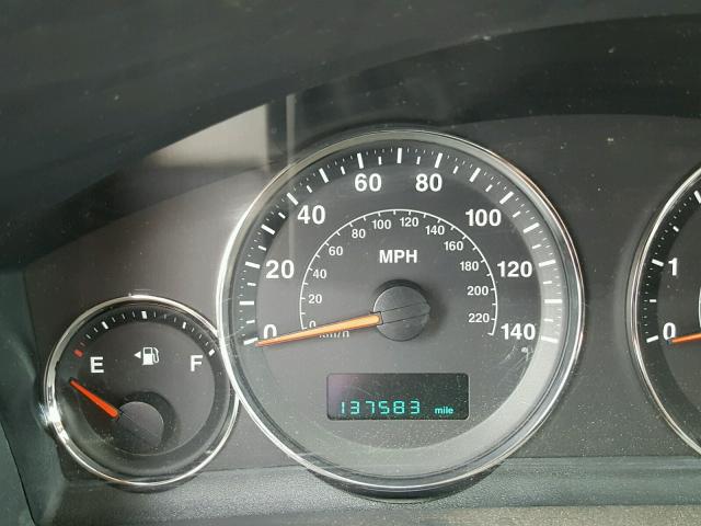 1J8HG58P27C585114 - 2007 JEEP COMMANDER GRAY photo 8