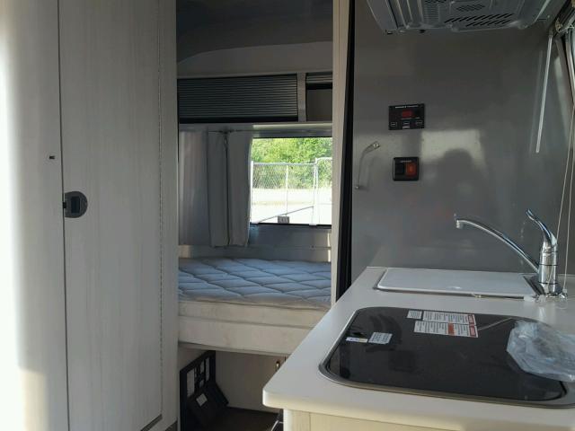 1STHRAC18JJ542916 - 2018 AIRS TRAILER SILVER photo 6