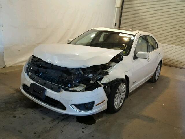 3FADP0L36AR105085 - 2010 FORD FUSION HYB WHITE photo 2