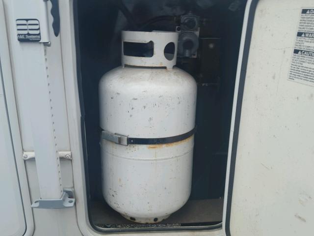 4YDF325254D508497 - 2004 KEYSTONE MONTANA WHITE photo 9