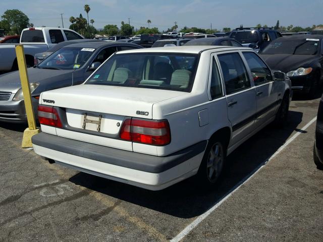 YV1LS5556T1321364 - 1996 VOLVO 850 BASE WHITE photo 4