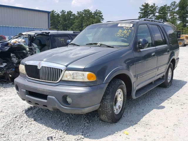 5LMRU27A8XLJ37257 - 1999 LINCOLN NAVIGATOR Blau Foto 2