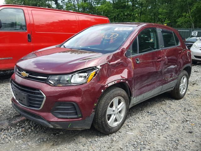 3GNCJNSB2HL275929 - 2017 CHEVROLET TRAX LS MAROON photo 2