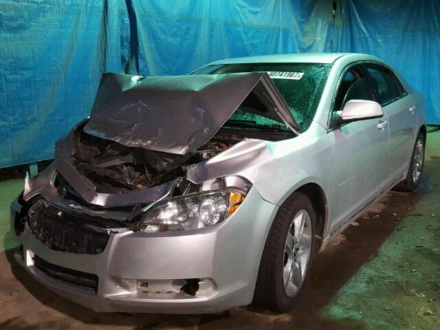 1G1ZH57B394267975 - 2009 CHEVROLET MALIBU 1LT SILVER photo 2