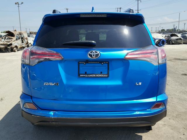 JTMZFREV2GD089913 - 2016 TOYOTA RAV4 LE BLUE photo 9