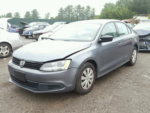 3VW1K7AJXDM201841 - 2013 VOLKSWAGEN JETTA BASE Մոխրագույն լուսանկար 2