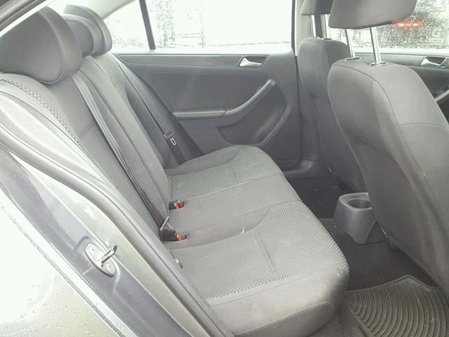 3VW1K7AJXDM201841 - 2013 VOLKSWAGEN JETTA BASE Մոխրագույն լուսանկար 6