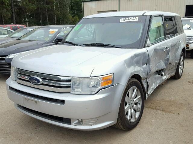 2FMDK51C39BA06125 - 2009 FORD FLEX SE SILVER photo 2