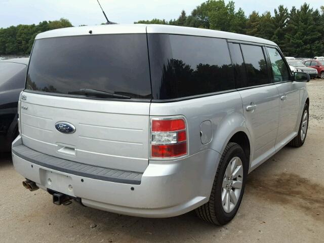 2FMDK51C39BA06125 - 2009 FORD FLEX SE SILVER photo 4