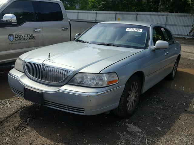 1LNHM81V07Y619320 - 2007 LINCOLN TOWN CAR S BLUE photo 2