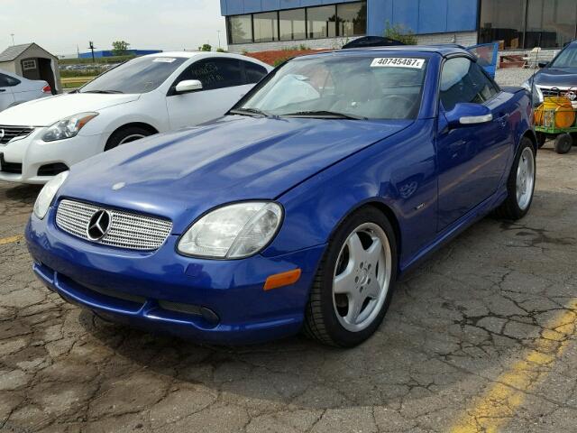 WDBKK65F71F192615 - 2001 MERCEDES-BENZ SLK 320 BLUE photo 2