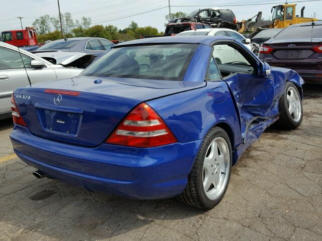 WDBKK65F71F192615 - 2001 MERCEDES-BENZ SLK 320 BLUE photo 4