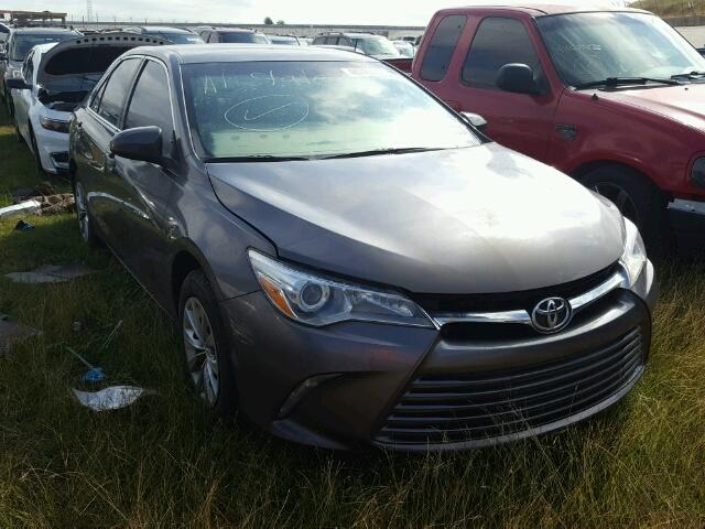 4T4BF1FKXFR504452 - 2015 TOYOTA CAMRY GRAY photo 1