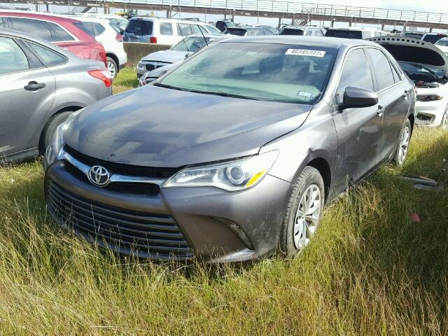 4T4BF1FKXFR504452 - 2015 TOYOTA CAMRY ნაცრისფერი ფოტო 2