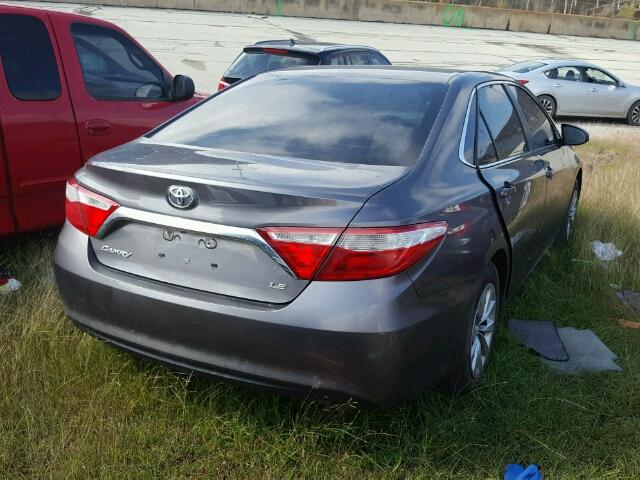 4T4BF1FKXFR504452 - 2015 TOYOTA CAMRY ნაცრისფერი ფოტო 4