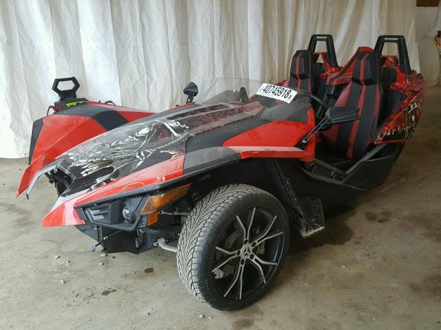 57XAAPFA6F5102836 - 2015 POLARIS SLINGSHOT RED photo 2