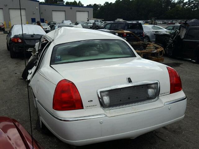 1LNHM81W95Y620391 - 2005 LINCOLN TOWN CAR S WHITE photo 3