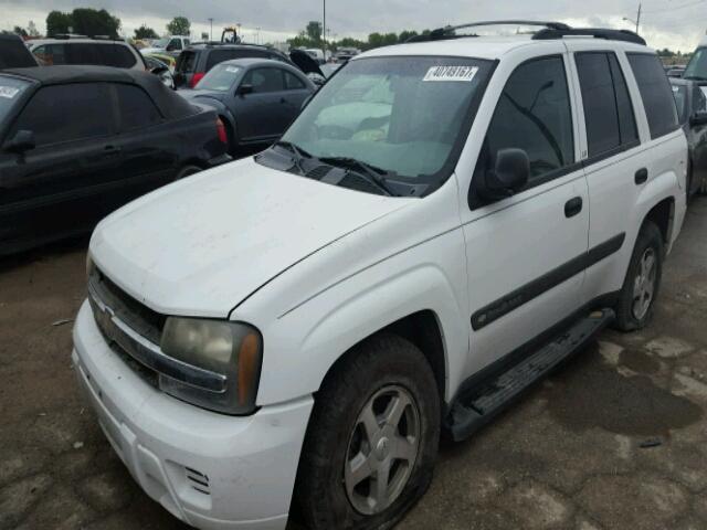 1GNDT13S042108308 - 2004 CHEVROLET TRAILBLAZE WHITE photo 2