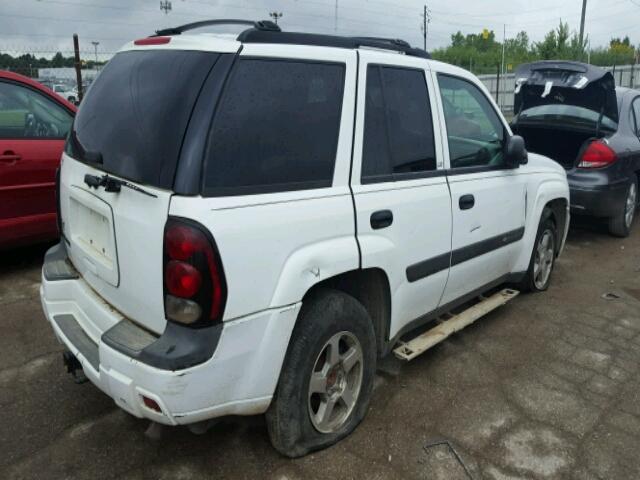 1GNDT13S042108308 - 2004 CHEVROLET TRAILBLAZE WHITE photo 4