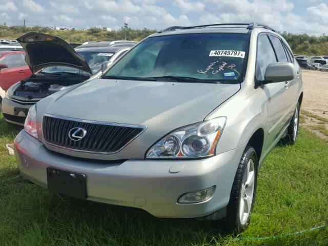 2T2GK31U47C008917 - 2007 LEXUS RX SILVER photo 2