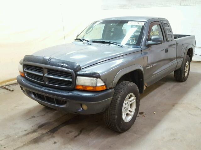 1B7GG32N22S666496 - 2002 DODGE DAKOTA SPO GRAY photo 2