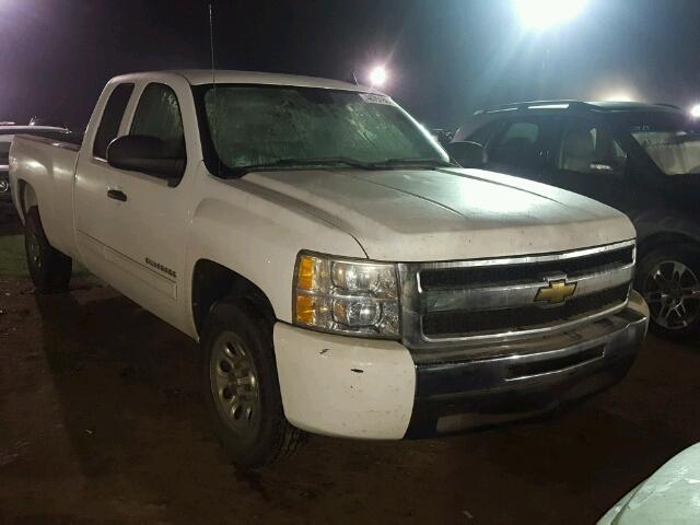 1GCSCSE02AZ284622 - 2010 CHEVROLET SILVERADO WHITE photo 1