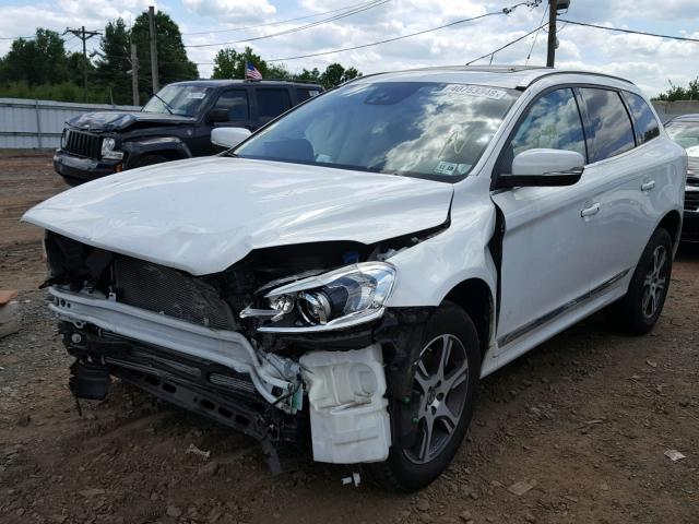 YV4902RM7F2648454 - 2015 VOLVO XC60 T6 WHITE photo 2