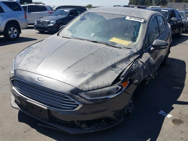 3FA6P0D94JR168701 - 2018 FORD FUSION TIT GRAY photo 2