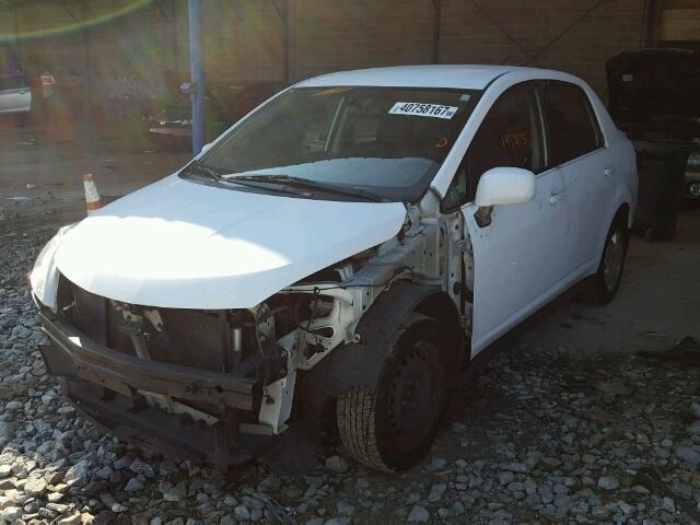 3N1BC1AP0BL410212 - 2011 NISSAN VERSA WHITE photo 2