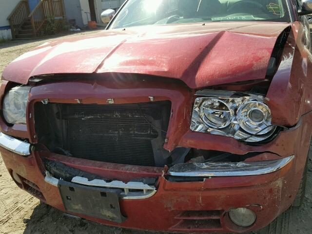 2C3KA63H77H832536 - 2007 CHRYSLER 300C RED photo 9