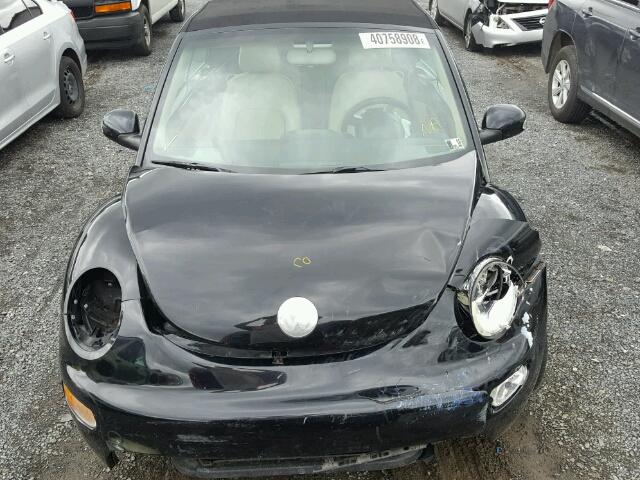 3VWBM31YX4M341957 - 2004 VOLKSWAGEN NEW BEETLE შავი ფოტო 7