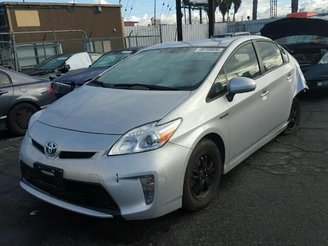 JTDKN3DU0F0445890 - 2015 TOYOTA PRIUS SILVER photo 2