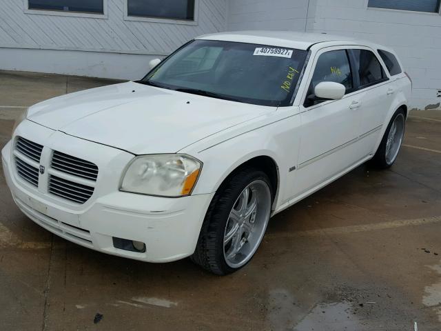 2D4FV47V96H468675 - 2006 DODGE MAGNUM SXT WHITE photo 2