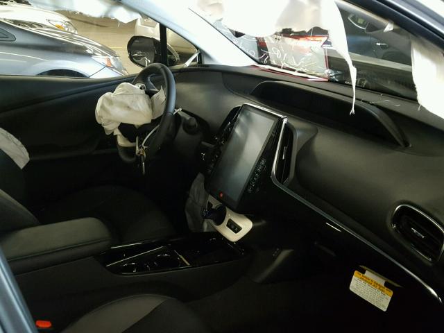 JTDKARFP1H3051130 - 2017 TOYOTA PRIUS PRIM 银色 照片 5